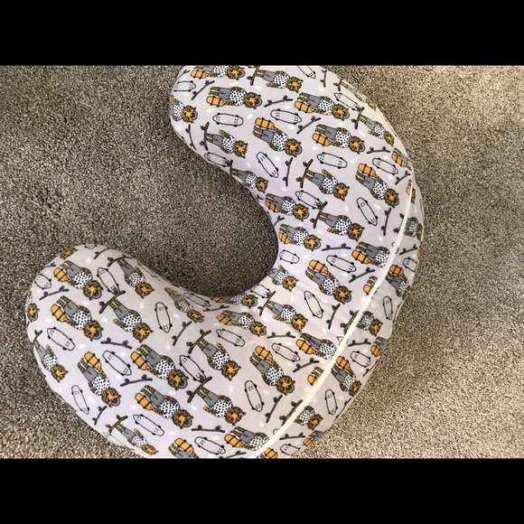 Boppy nursing pillow - Picture 2 of 2